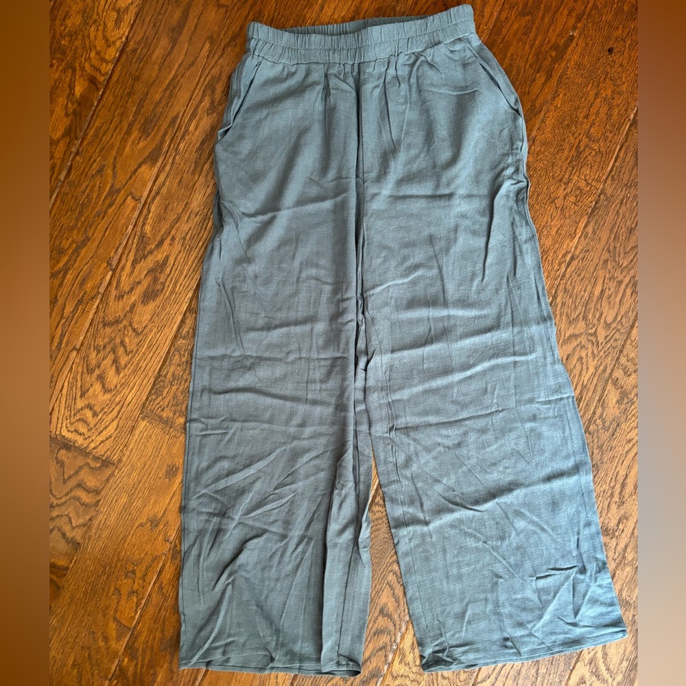 Two Piece Set - Picture 5 of 6